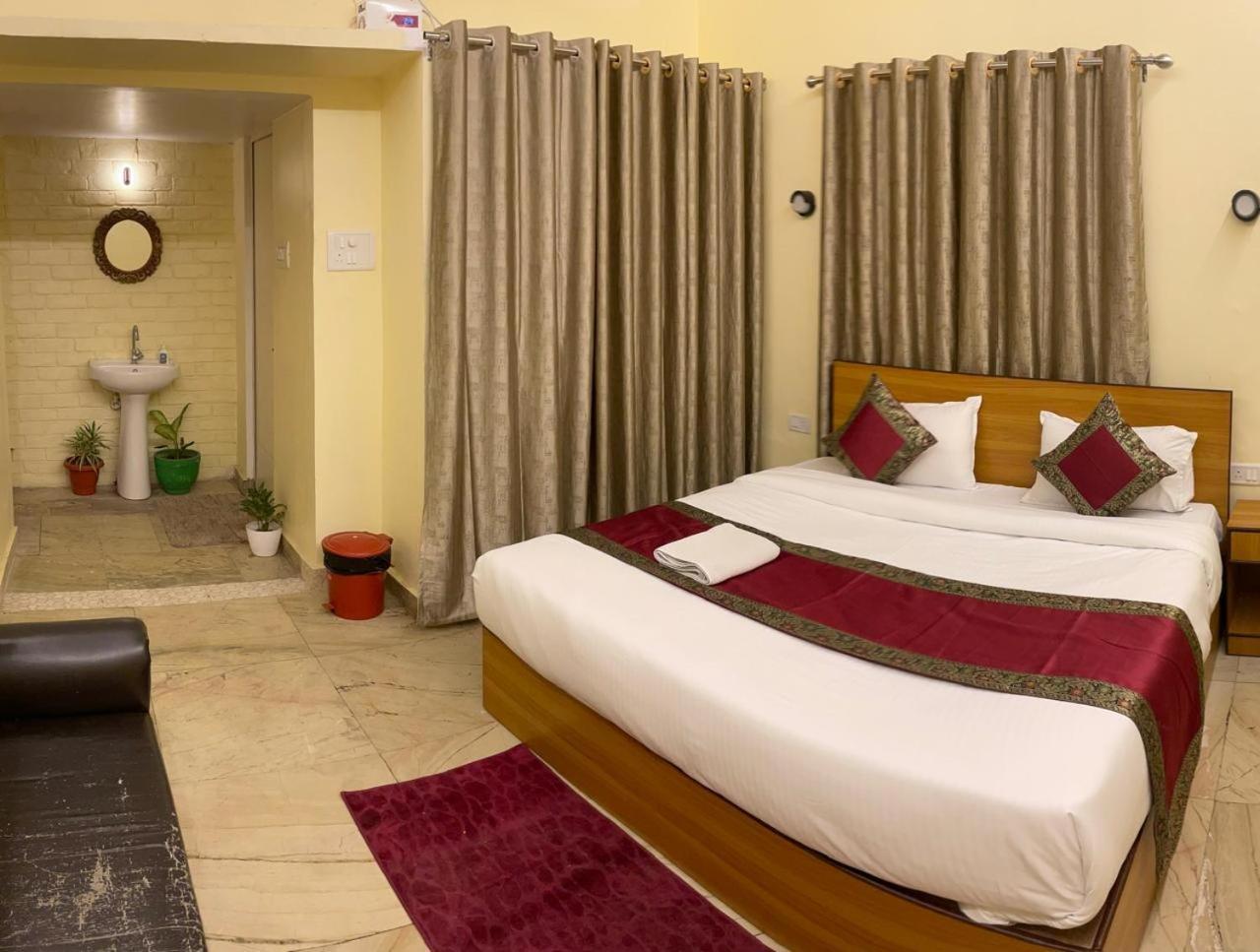 Shankar Vilaas -A Boutique Stay Forigners Choice Near Ghats And Temples Varanasi Exterior photo